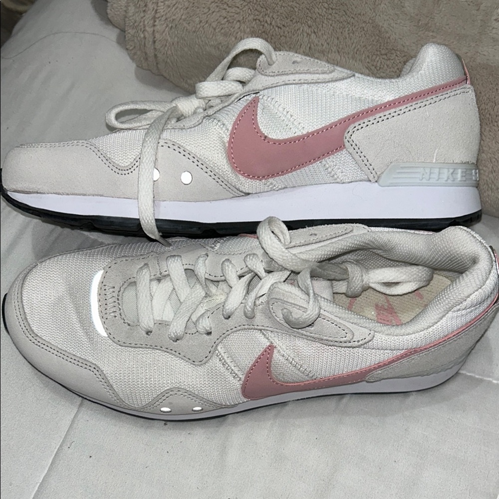 Nike Venture